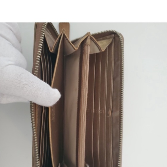 COACH Wallet - Picture 3 of 4